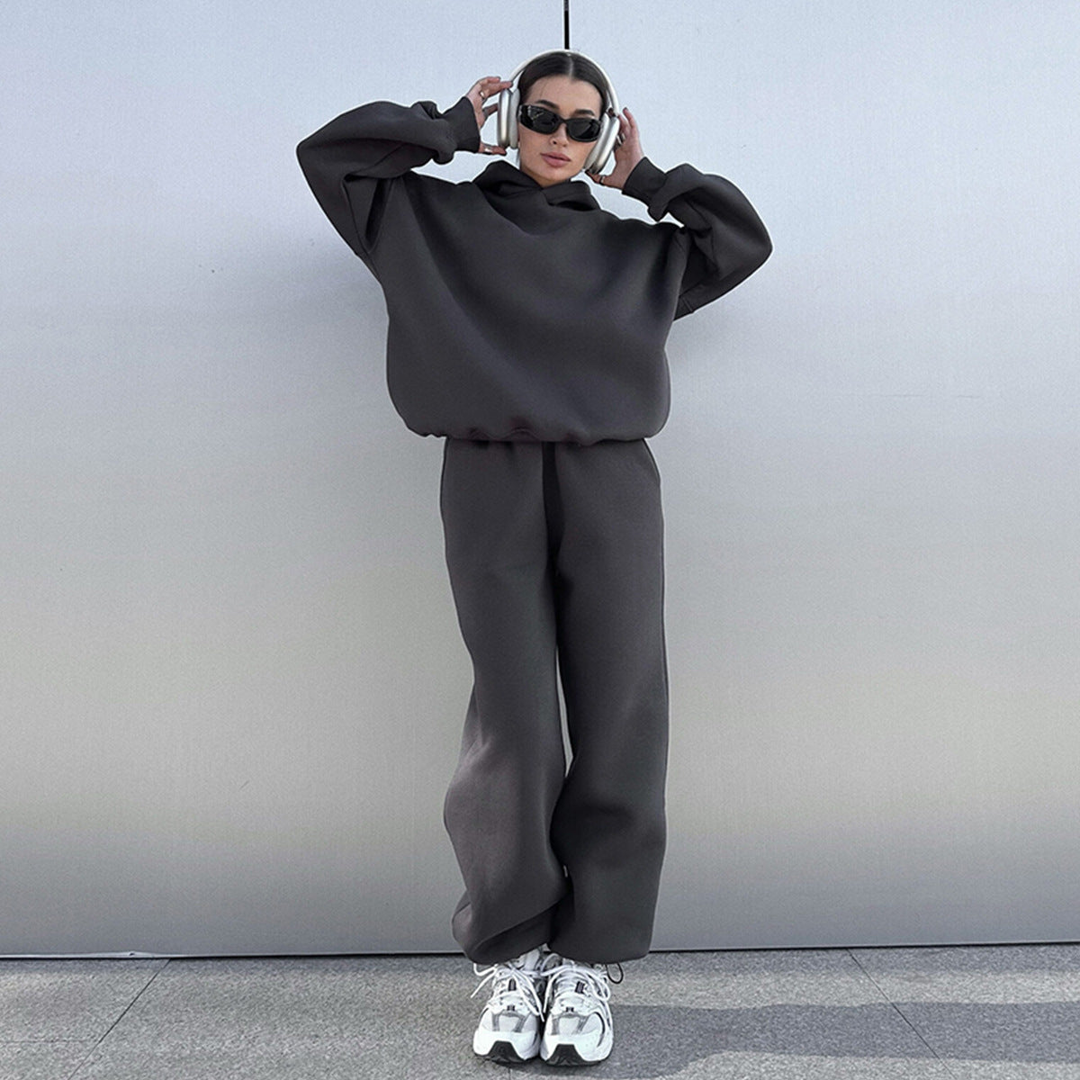 Felpa con cappuccio e pantaloni a gamba piccola set