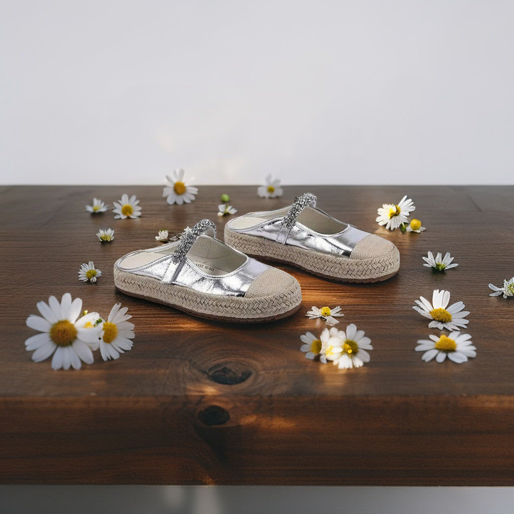 Scarpe estive nuove da donna in tela