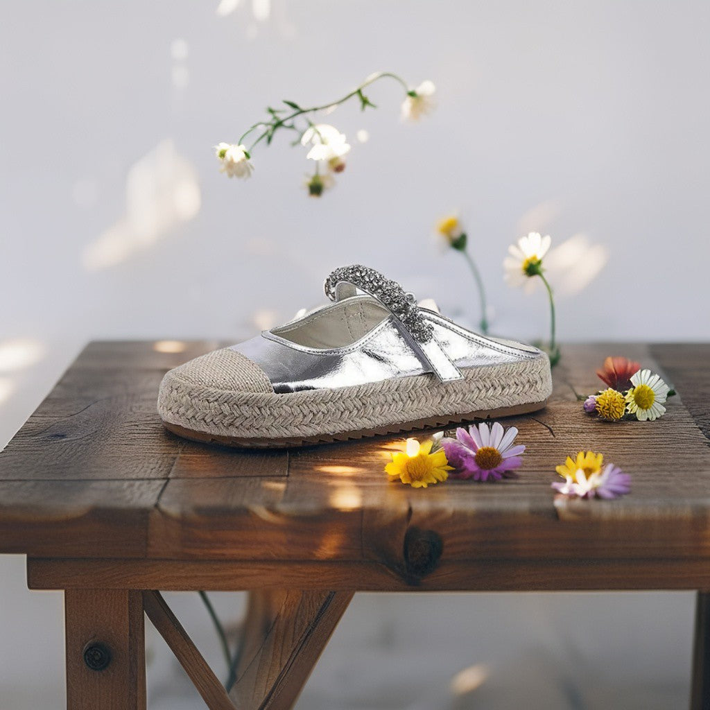 Scarpe estive nuove da donna in tela